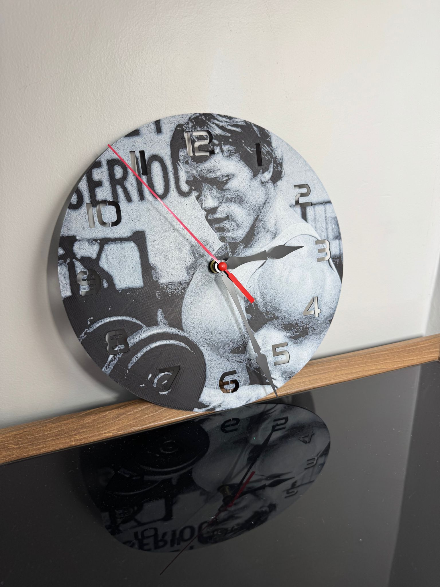 Fitness Efsanesi Temalı Dekoratif Duvar Saati – Sporcu Ruhuna Özel