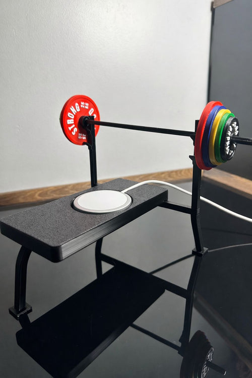 FITNESS TEMALI DEKORATİF BENCH PRESS MAGSAFE ŞARJ STANDI - STRONGKEYCO PREMIUM SERIES